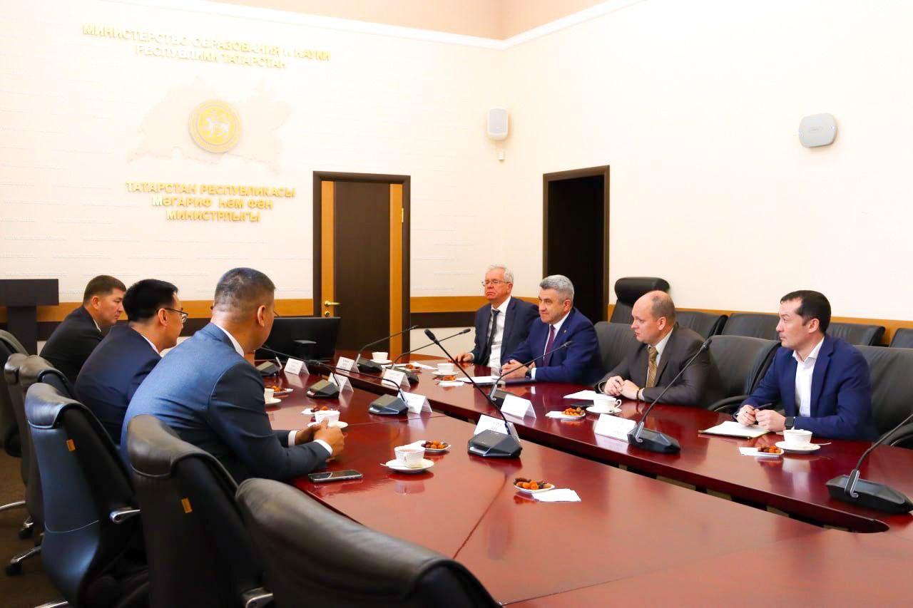 Cooperation between the Republics of Karakalpakstan and Tatarstan in the sphere of higher education, science and innovations is strengthening.