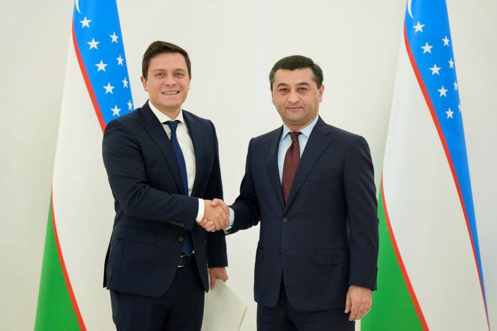 Foreign Minister of Uzbekistan received the copies of credentials of the Ambassador of Hungary