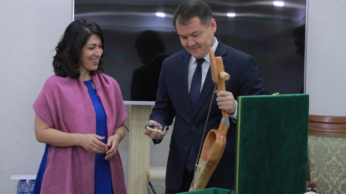 Қарақалпақ миллий саз әсбабы қобыз ЮНЕСКО дизимине киргизиледи