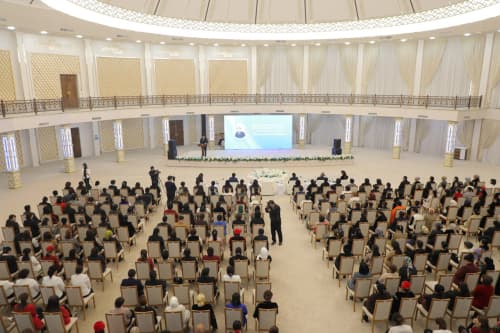 “Хотин-қизлар учун чексиз имкониятлар: Қорақалпоғистон тажрибаси” Республика конференцияси бўлиб ўтди.