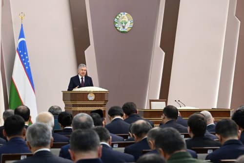 Ҳуқуқ-тартибот идораларининг фаолияти танқидий кўриб чиқилиб, жамоат хавфсизлигини таъминлаш соҳасида янги вазифалар белгилаб берилди