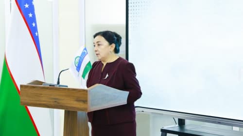 Бош вазир ўринбосари талаба-қизларнинг таклиф ва ташуббусларини тинглади