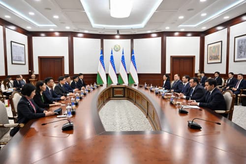 Meeting of the Foreign Minister with the Chief Executive of the Hong Kong Special Administrative Region