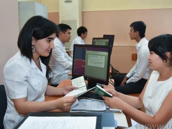 Бу йил 894 мингдан ортиқ абитуриент ўқишга ҳужжат топширди