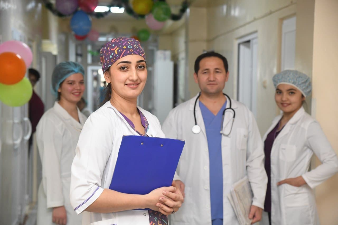 Tibbiyot xodimlarining xorijda malakasini oshirish va qayta tayyorlashni tashkil etish tartibi qanday?