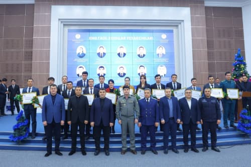 Namanganning eng faol yoshlari eʼtirof etildi