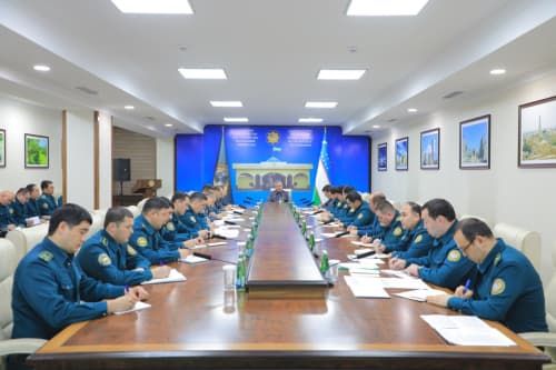 ИИВ Академиясида криминоген вазияти оғир маҳаллаларда хавфсиз муҳит яратиш масалаларига бағишланган йиғилиш бўлиб ўтди