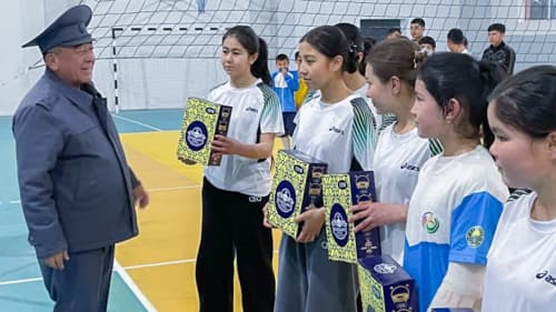 В Гузарском районе Кашкадарьинской области проходил районный этап соревнований по волейболу на "Кубок министра внутренних дел"