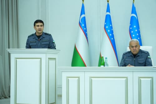 ИИВ раҳбарияти иштирокида Фарғона вилояти ИИБда хизмат интизоми масалалари бўйича йиғилиш ўтказилди