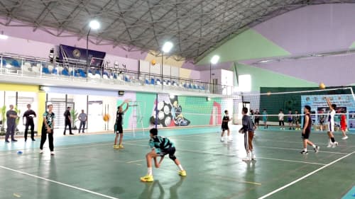 Surxondaryo viloyatida voleybol sport turi boʻyicha kichik oʻsmirlar va qizlar oʻrtasida oʻtkaziladigan “Prezident Olimpiadasi” musobaqalariga tayyorgarlik ishlari yuqori saviyada tashkil etilmoqda