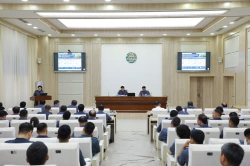 Six-Month Performance in Human Resources was reviewed