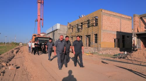 Жиззах вилояти Шароф Рашидов туманида қурилиш ва ходимларни қўллаб-қувватлаш ишлари ўрганилди