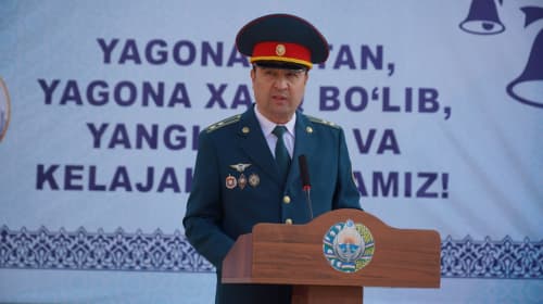 Руководство УВД Сурхандарьинской области приняло участие в мероприятии «День знаний», прошедшем в общеобразовательной школе города Термеза