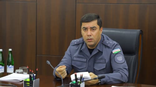 Sirdaryo viloyati IIB rahbariyati tomonidan yoshlar oʻrtasida giyohvandlik va psixotrop moddalar tarqalishining oldini olish hamda fuqarolarni kiberjinoyatlardan himoya qilish borasida amalga oshirilayotgan ishlar muhokama qilindi