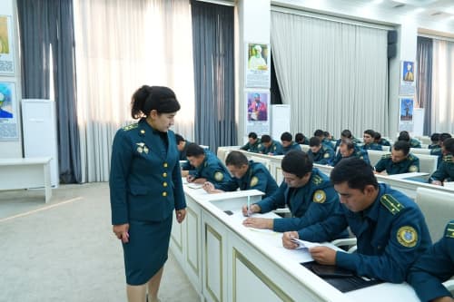 В Фергане прошел семинар-тренинг для инспекторов профилактики по работе с несовершеннолетними
