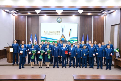 Namangan viloyati IIBda 25-oktabr — Ichki ishlar organlari xodimlari kuni va tizim tashkil etilganining 35 yilligi munosabati bilan bayram tadbirlari davom ettirilib, bir guruh xodimlar taqdirlandi