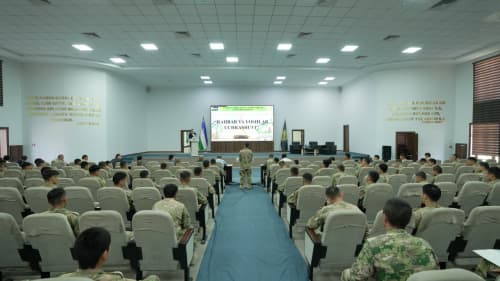 "Jasorat maktabi" ishtirokchilari Surxondaryo viloyati hokimi bilan uchrashdi