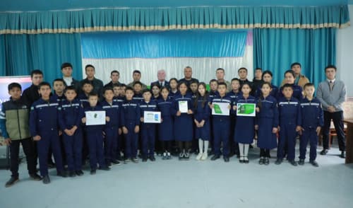 Yoshlar bilan ochiq muloqot: Rahbarlar tomonidan vatanparvarlik saboqlari