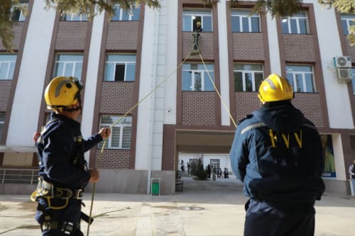 Сурхондарё вилояти ФВБ томонидан дахлдор ташкилотлар билан ҳамкорликда Термиз шаҳрида жойлашган 16 мактабда махсус-тактик ўқув машқи ўтказилди