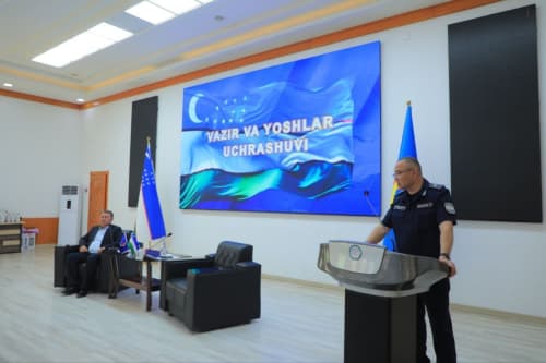 Фавқулодда вазиятлар вазири генерал-майор Азизбек Икрамов Сурхондарё ёшлари билан учрашди
