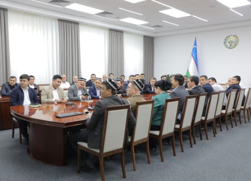 Siyosiy-maʼrifat soati