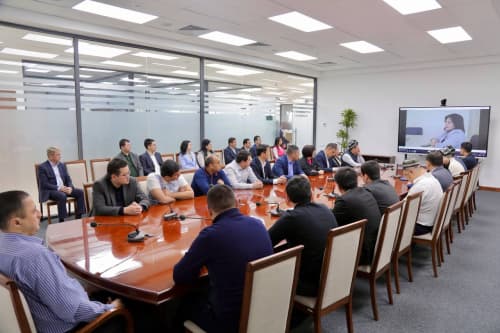 Qurilish va uy-joy kommunal xoʻjaligi vazirligi hamda uning tizim tashkilotlarida siyosiy-maʼrifat soati boʻlib oʻtdi 