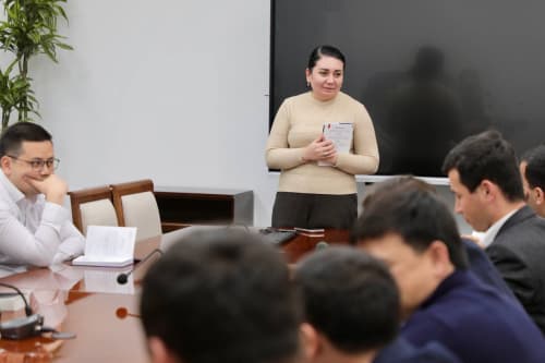 “Yoshlar kuni” doirasida kitob mutolaasi bo‘yicha davra suhbati bo‘lib o‘tdi