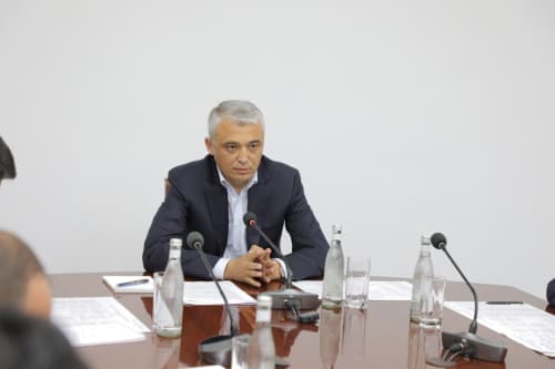 Qurilish va uy-joy kommunal xo‘jaligi vazirligida ustuvor vazifalar muhokama qilindi 