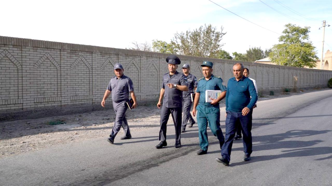 IIV Jamoat xavfsizligi departamenti Probatsiya xizmati boshligʻi Buxoro viloyati Shofirkon tumanidagi “qizil” toifaga kiritilgan mahallalar hamda probatsiya roʻyxatida turgan nazorat ostidagi shaxslar bilan “yettilik”ning hamkorlikda olib borilgan ishlari