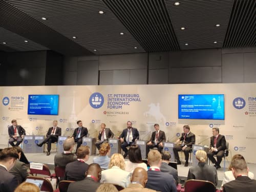 Vazir Sherzod Shermatov “Raqamli kelajak” mavzusidagi xalqaro panel sessiyada ishtirok etdi