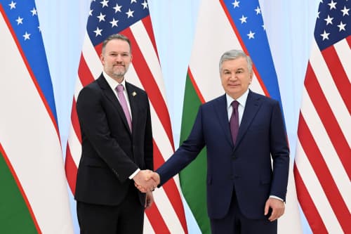 Президент Узбекистана принял делегацию США