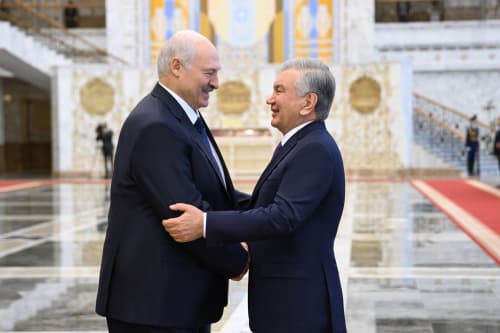 Состоялась торжественная церемония встречи Президента Узбекистана