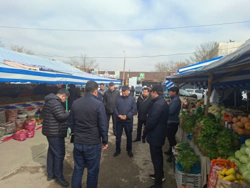 Adliya vaziri A.Tashkulov Yashnobod tumanidagi “Aviasozlar” bozori faoliyati bilan tanishdi.