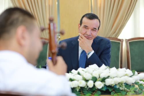 Vazir Ozodbek Nazarbekov madaniyat va san’at sohasiga oid murojaatlarni ko‘rib chiqdi