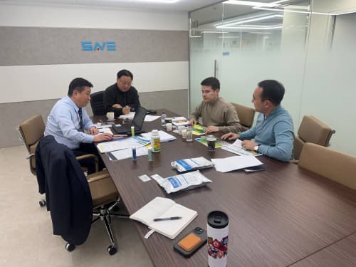 Устанавливаются партнерские связи с компаниями Южной Кореи