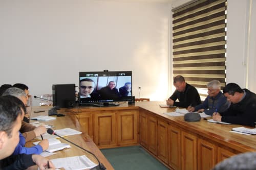 MUAMMOLAR OCHIQ AYTILDI, SUSTKASHLIK KESKIN TANQID QILINDI