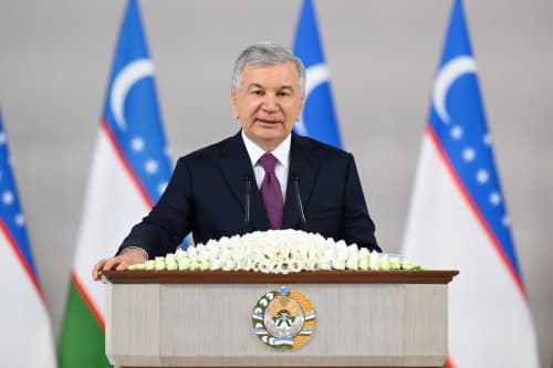 Президент Шавкат Мирзиёев ёшлар билан учрашув ўтказмоқда.