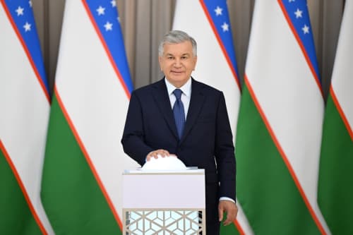 Президент Шавкат Мирзиёев в ходе поездки в Кашкадарьинскую область принял участие в церемонии запуска новых проектов и начала строительства ряда объектов