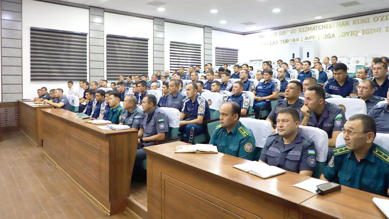 The employees of the Public Order Department of the Public Security Service of the DIA of Sirdarya region were briefed about strengthening policies and regulations in the service