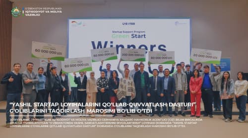 An award ceremony held for the winners of the "Green Startup Projects Support Program"