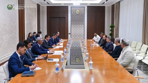 “DoCotton Group” компанияси раҳбарияти билан текстиль соҳасидаги ҳамкорлик истиқболлари муҳокама қилинди