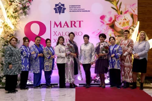 A festive mood in the Ministry of Mining Industry and Geology 