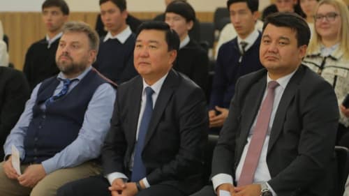 O‘zbekiston davlat konservatoriyasi Nukus filialida "Fransiya madaniyati oyligi" doirasida uchrashuv bo‘lib o‘tdi.