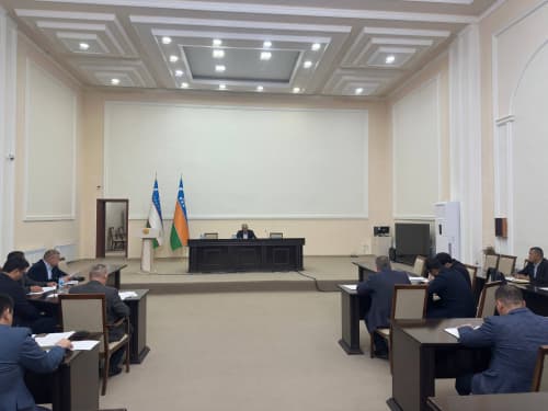 Под руководством Председателя Совета Министров Республики Каракалпакстан Ф. Эрманова рассмотрено исполнение постановления