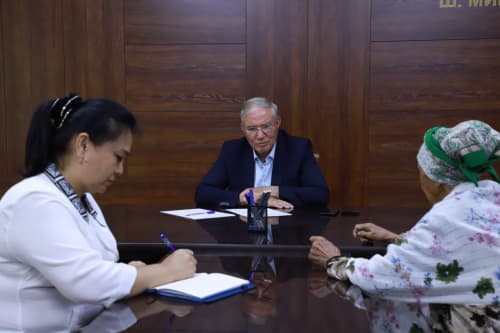 Hár bir múrájat itibarda: Ministrler Keńesiniń Baslıǵı puqaralar menen ashıq pikirlesiw ótkerdi