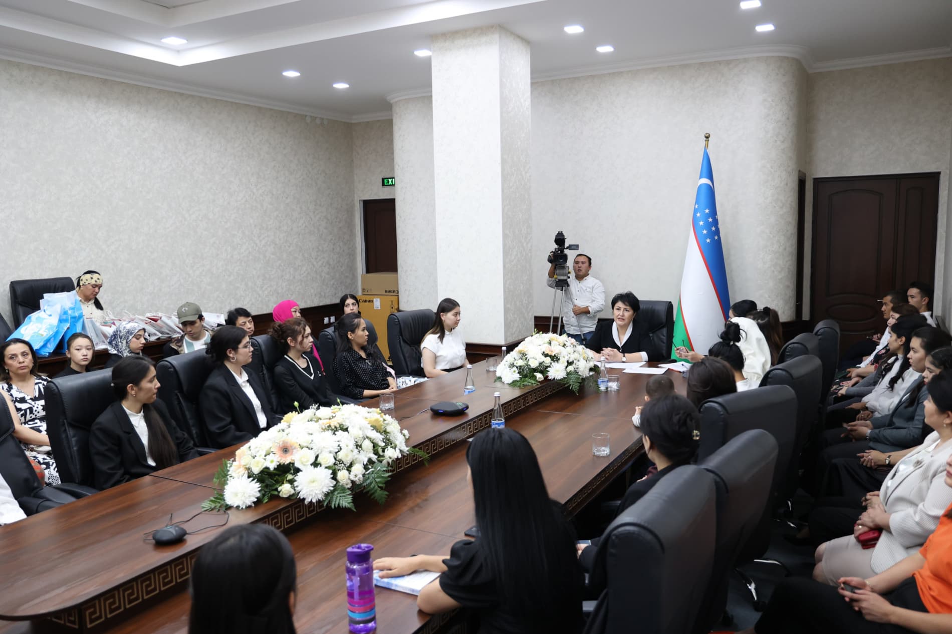 Rahbar va yoshlar uchrashuvi bo‘lib o‘tdi