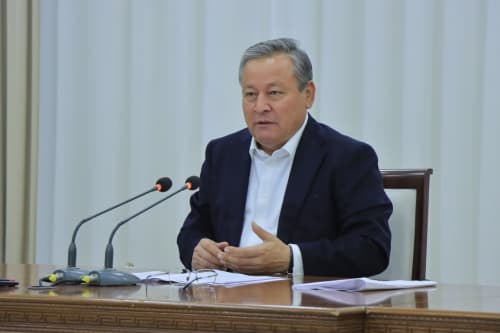 Andijonda ekologiya va atrof muhitni yaxshilash, havo ifloslanishi oldini olish borasida bajarilayotgan ishlar yuzasidan viloyat hokimi Shuhratbek Abdurahmonov ishtirokida matbuot anjumani bo‘lib o‘tdi