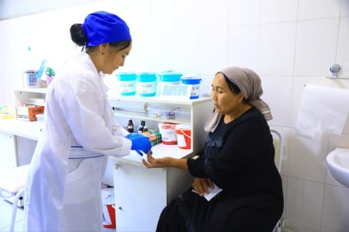 Oltinko‘l tumanida aholi uchun chuqurlashtirilgan tibbiy ko‘rik tashkil etildi