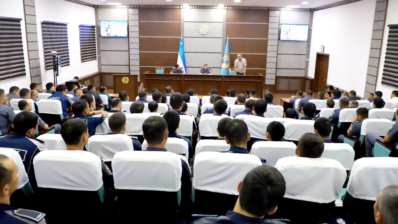 The employees of the Public Order Department of the Public Security Service of the DIA of Sirdarya region were briefed about strengthening policies and regulations in the service