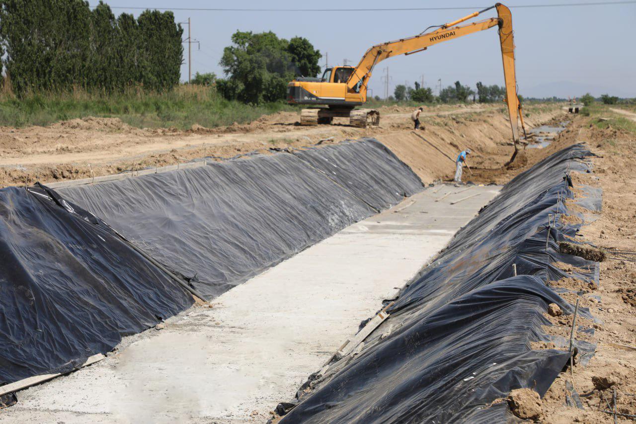 		KANALLARNI BETONLASH SUVNI TEJASHDA SAMARA BERAYAPTI